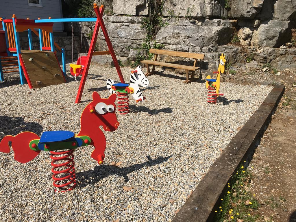 Camping Chalets Les Chenes Verts Vogue Zewnętrze zdjęcie